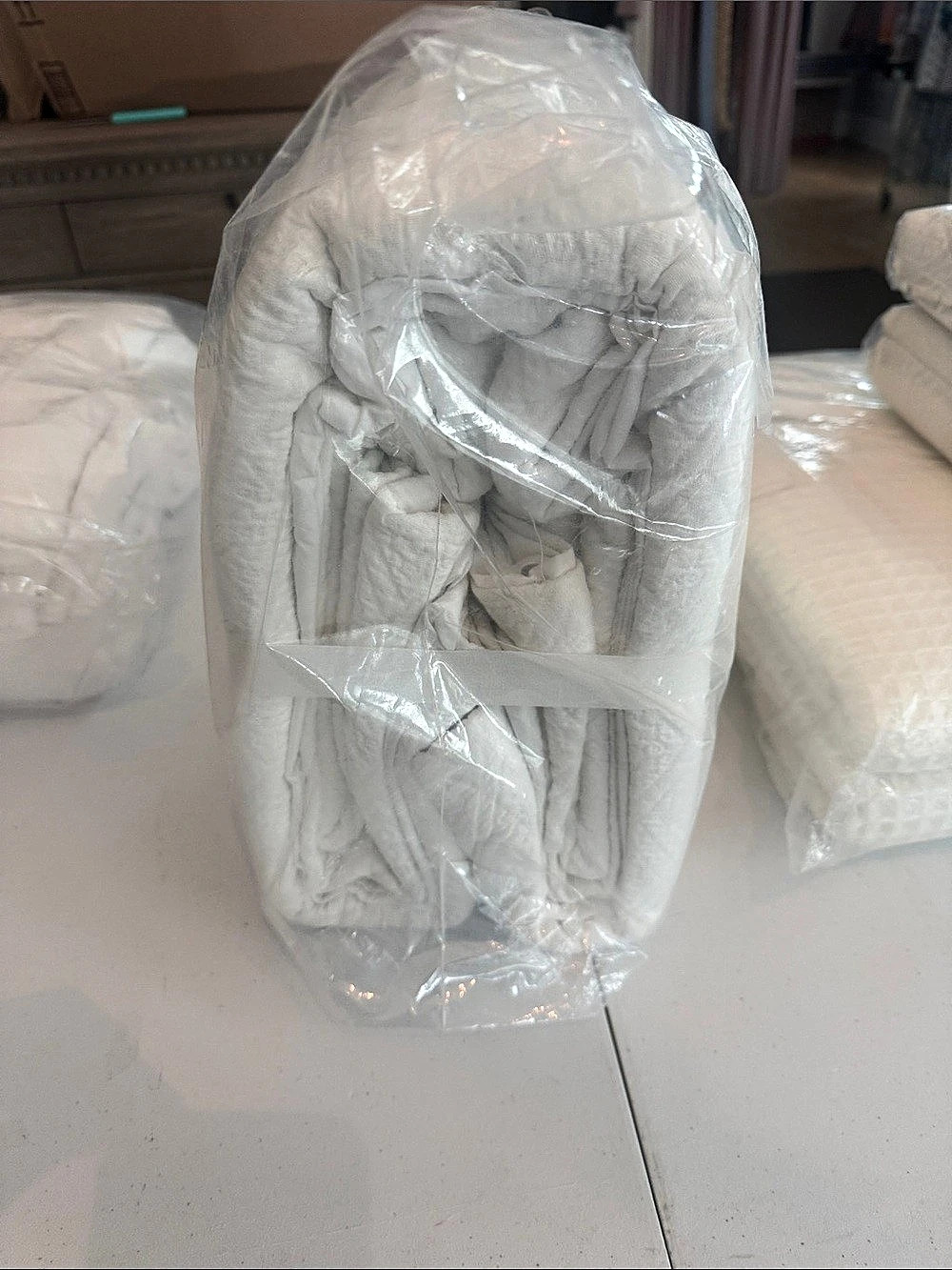 Pottery Barn Reeve Matelassé Organic Cotton Duvet Cover King NWT